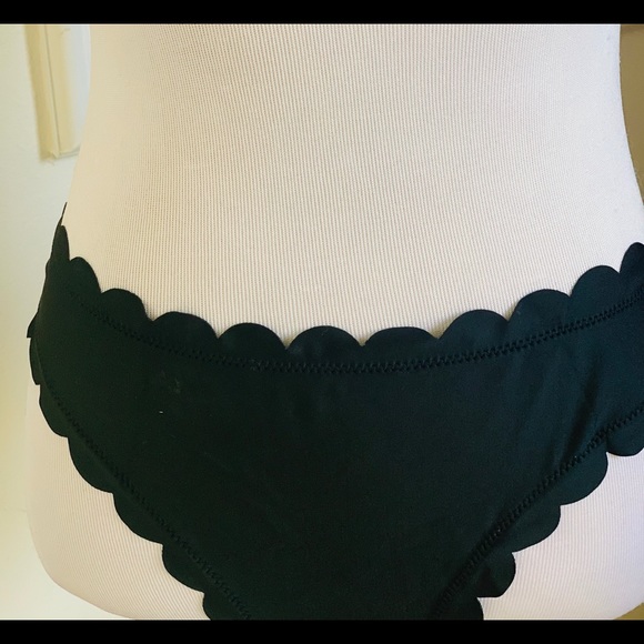 PERFECT SCALLOP BIKINI - Picture 7 of 7